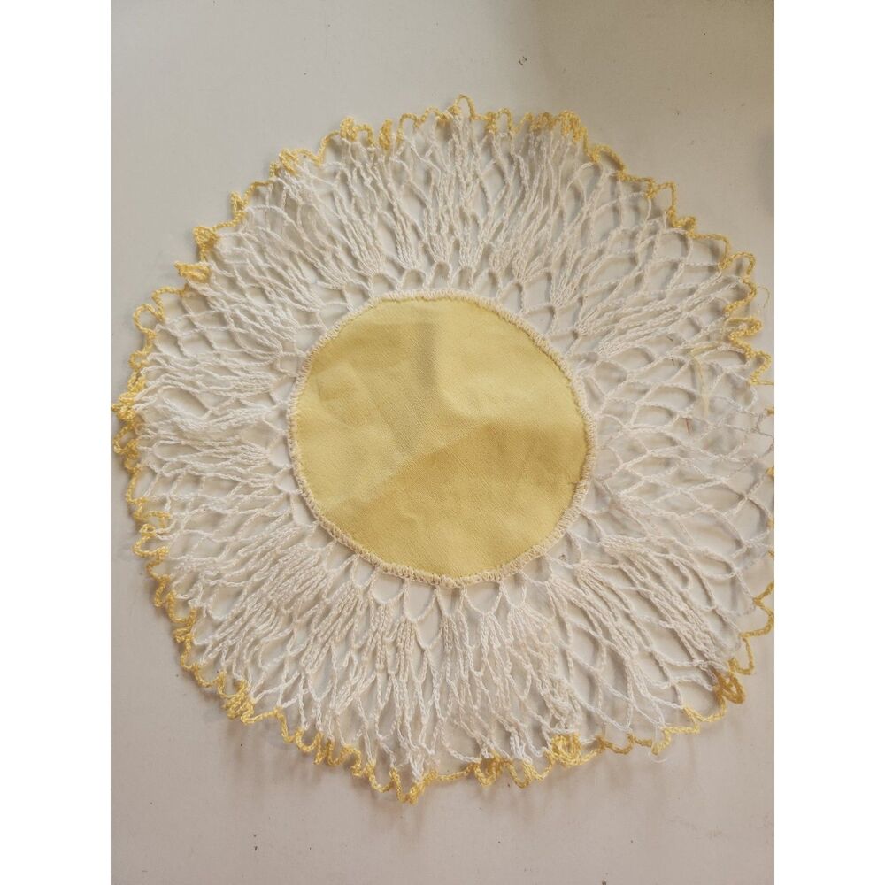 Yellow/White Circular Doilie B10